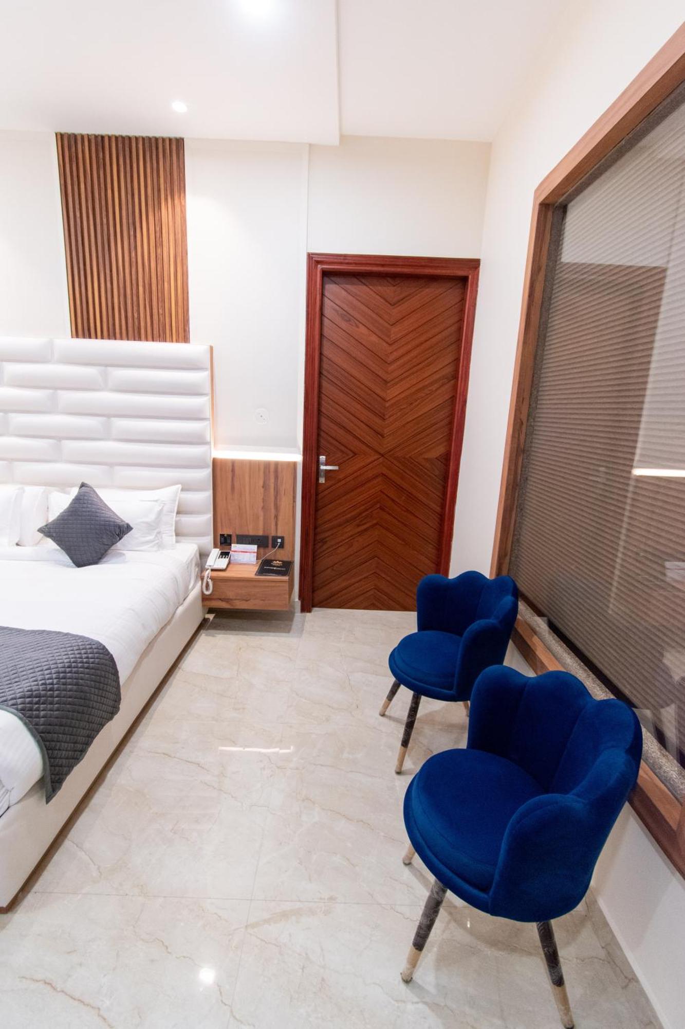 Hotel Miracle Resort Phagwāra 외부 사진