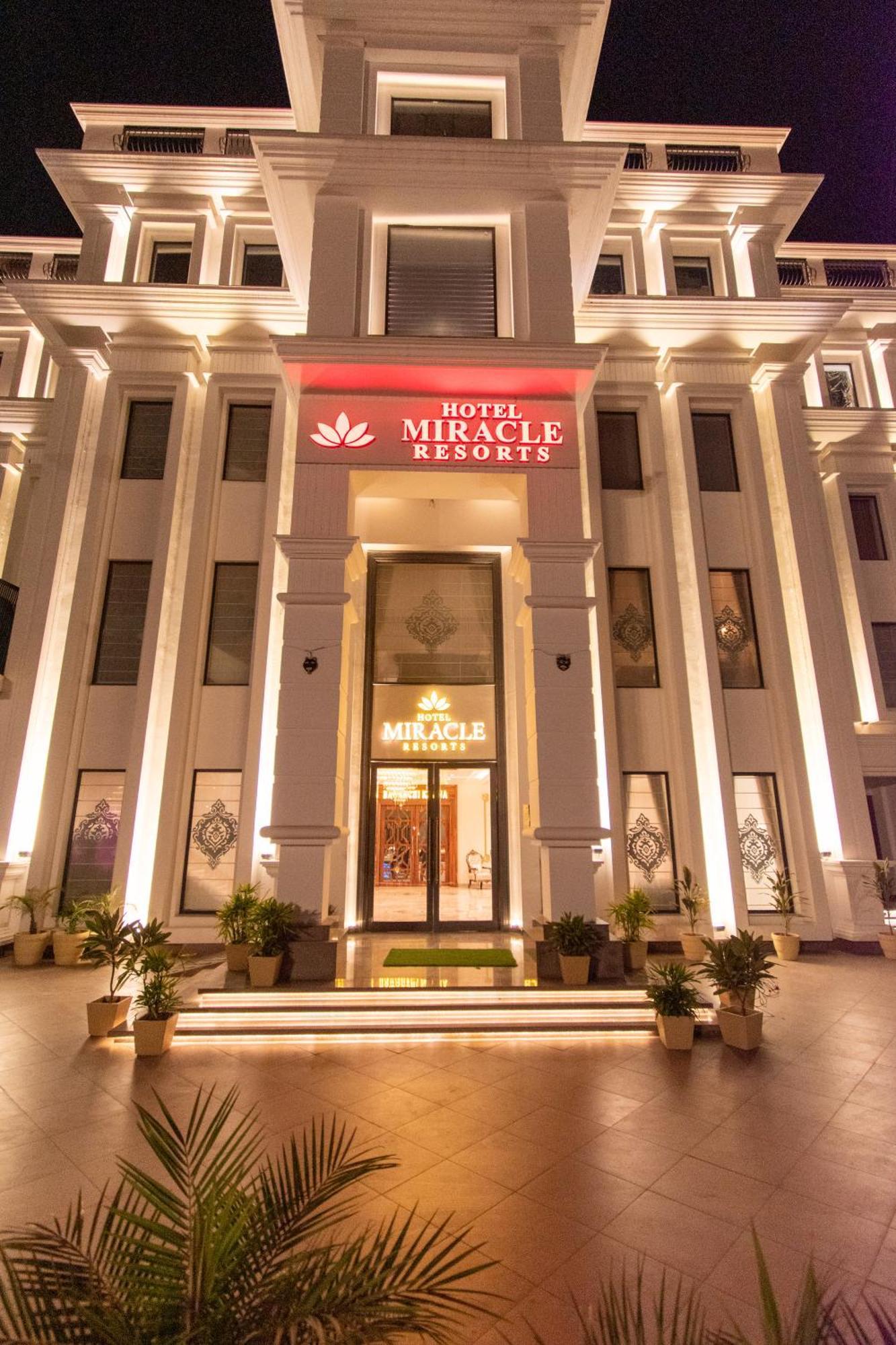 Hotel Miracle Resort Phagwāra 외부 사진
