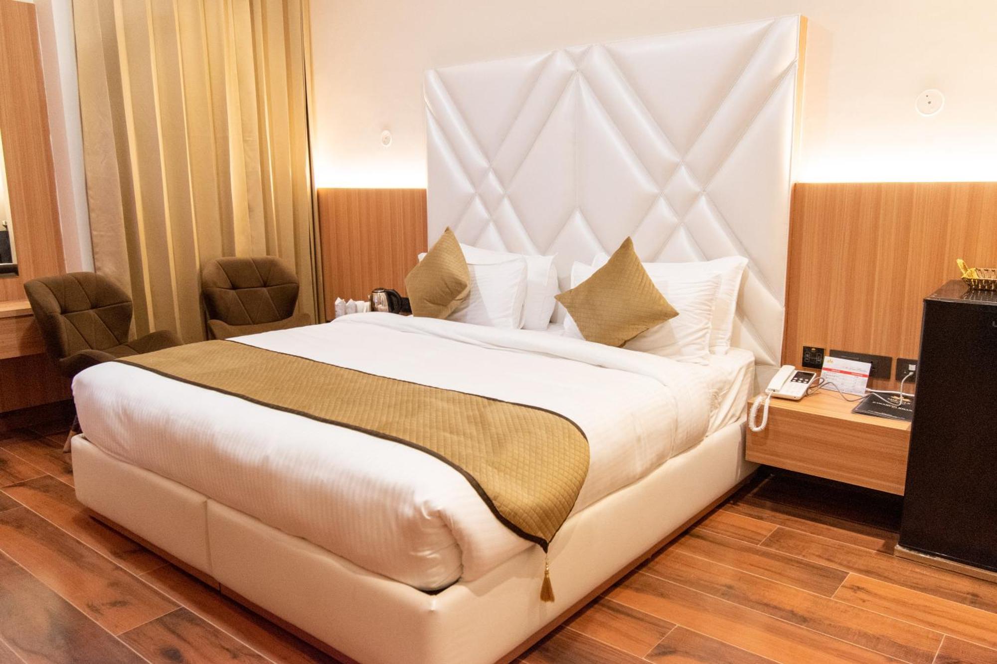 Hotel Miracle Resort Phagwāra 외부 사진